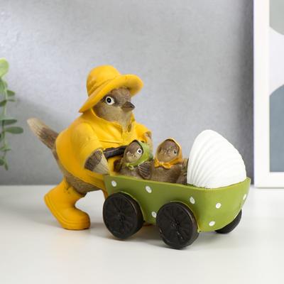Сувенир полистоун "Воробушек в дождевике, с птенцами в коляске" 14,3х22х7,5 см