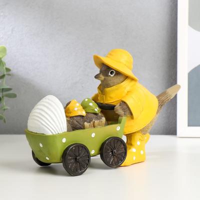 Сувенир полистоун "Воробушек в дождевике, с птенцами в коляске" 14,3х22х7,5 см