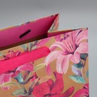 Пакет подарочный крафтовый вертикальный, упаковка, «Цветы», ML 23 х 27 х 11,5 см - Фото 4