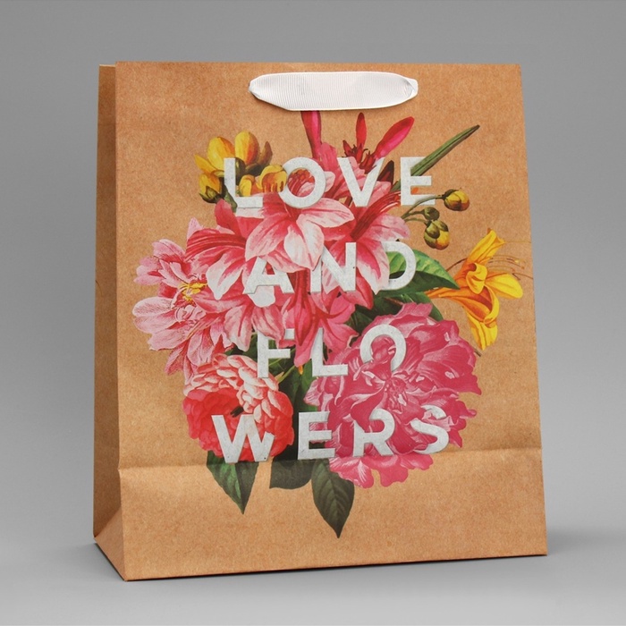 Пакет крафтовый вертикальный «Love and flowers», 23 х 27 х 11,5 см 4783297