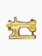 Брошь «Швейная машина» с мотком ниток, цвет чёрно-белый в золоте - Фото 2