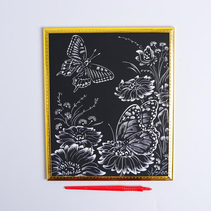 Гравюра в рамке «Бабочки на лугу» с металлическим эффектом «золото» - фото 1889508339