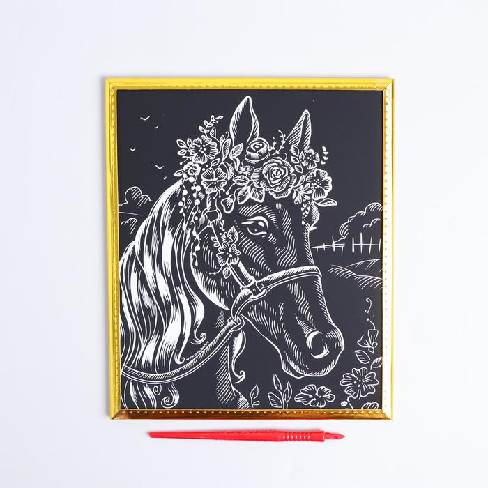Гравюра в рамке «Лошадь в цветочном венке» с металлическим эффектом «золото» - фото 1890989458