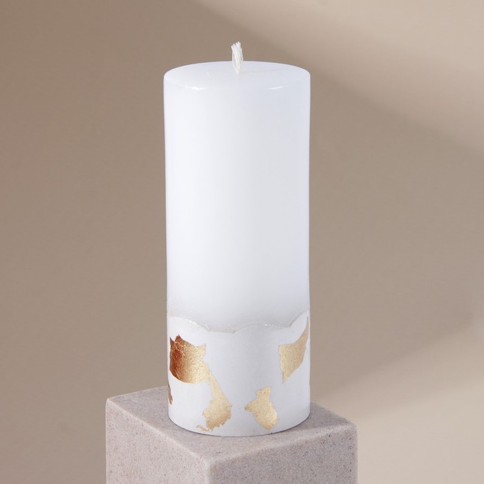 Свеча интерьерная белая с бетоном (поталь), 15 х 6 см