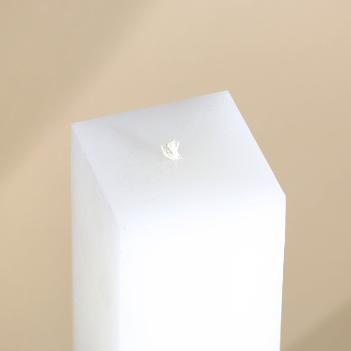 Свеча интерьерная белая с бетоном, низ золото, 5 х 5 х17,5 см - фото 1908617241