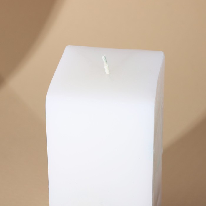 Свеча интерьерная белая с бетоном, низ золото, 6 х 6 х 14 см - фото 1927618080