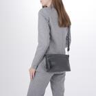 Сумка женская, отдел на молнии, 2 наружных кармана, длинный ремень, цвет серый - Фото 4