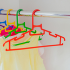 Плечики для одежды детские «Бабочка», размер 30-34, цвет МИКС - Фото 2