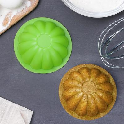 Форма силиконовая для выпечки «Округлый цветок» 8×8×2,5 см, цвет МИКС