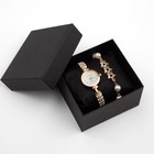 Женский подарочный набор "Эйенн" 2 в 1: наручные кварцевые часы, браслет, d-2.5 см - фото 318427765