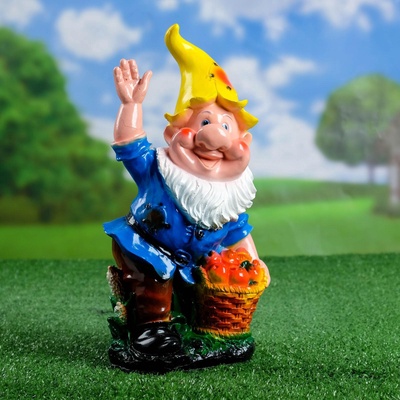 Садовая фигура из гипса «Гном с яблоками», 29×10×15 см