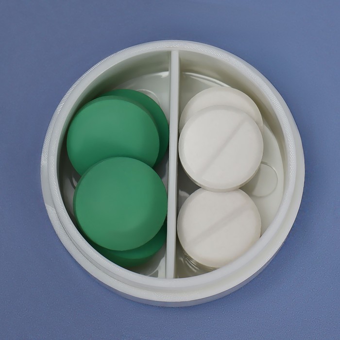 Таблетница с таблеторезкой, размельчителем и мензуркой, d = 4 × 6,5 см, цвет белый - фото 1911172951
