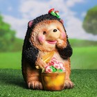 Садовая фигура "Ёжик с лопатой садовод" 17х17х26см - Фото 2