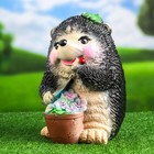 Садовая фигура "Ёжик с лопатой садовод" 17х17х26см - Фото 4