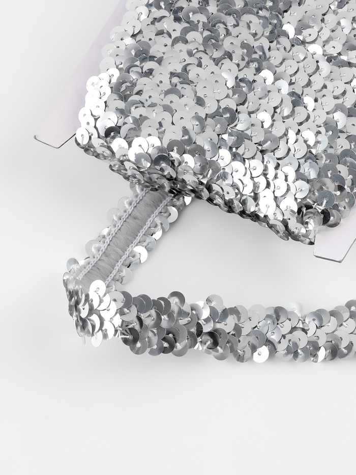 Тесьма декоративная с пайетками, на резинке, 2 см, 9 ± 0.5 м, цвет серебряный