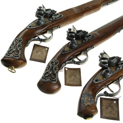 Макет 3-х пистолей на панели, 7 × 52 × 40 см