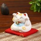 Сувенир кот копилка керамика "Манэки-нэко" h=7,5 см, белый - Фото 4