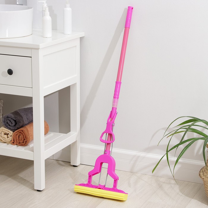 Швабра для мытья пола со складным отжимом Доляна, насадка ПВА 27×6 см, телескопическая ручка 102-120 см, цвет МИКС - Фото 1