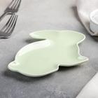 Блюдо керамическое сервировочное Доляна «Милашки. Зайка», 17×13×1,5 см, цвет зелёный - Фото 2