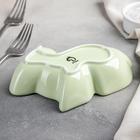 Блюдо керамическое глубокое «Милашки. Зайка», 300 мл, 17.5×12.6×4 см, цвет зелёный - Фото 3