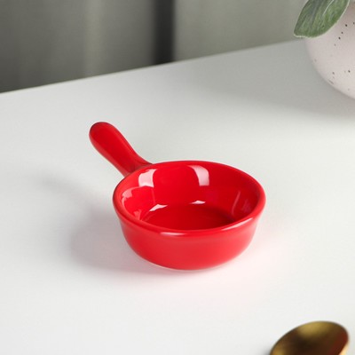 Соусник Доляна «Классика», 30 мл, 10×6 см, с ручкой, керамика, красный