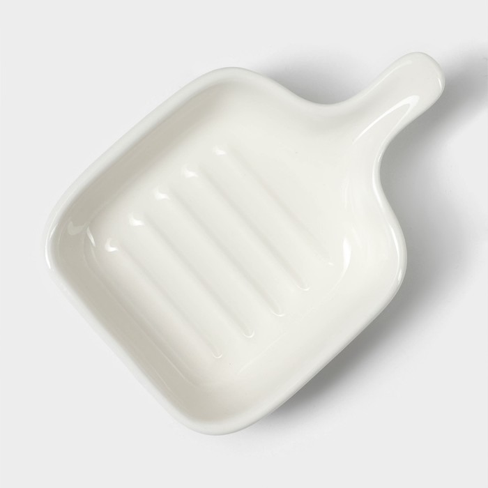 Соусник керамический с ручкой Доляна «Сковорода», 50 мл, 10,5×7,2 см, цвет белый - фото 1882137120