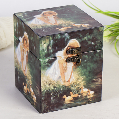 Шкатулка квадрат "Девочка с утятами" 12х12х14 см