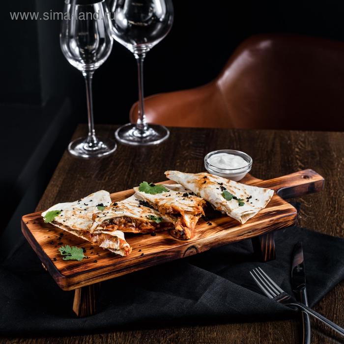 Доска для подачи на ножках Magistro, 38×17×6.5 см, обожжённая, дерево из натурального кедра