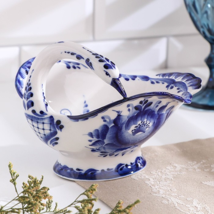 Конфетница фарфор «Лебедь», 18×15×12 см, гжель - Фото 1