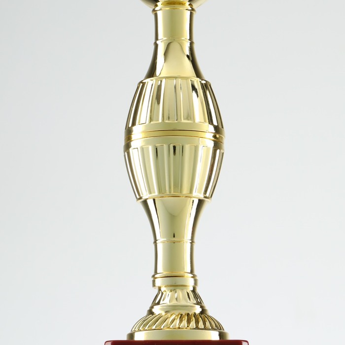 Кубок 042С, наградная фигура, золото, подставка пластик, 7,5 × 9 × 26,5 см - фото 1890602778