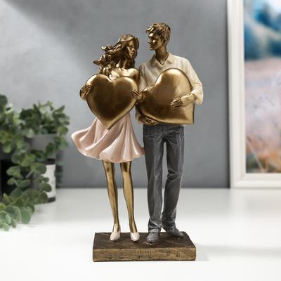 Фигурка полистоун «Влюблённая пара с сердцами», 25.5×8.5×15 см