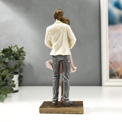 Фигура полистоун «Влюблённая пара с сердцем - объятия», 25.5×8.5×11 см