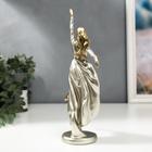 Фигурка полистоун «Девушка бегущая по ветру», 26×7×17 см - Фото 4