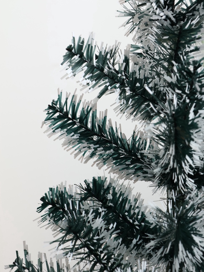 Искусственная ёлка с инеем «Зимнее волшебство. Радуга», 90 см, d нижнего яруса 40 см, d иголок 6 см, 90 веток ПВХ веток отгибаются 703630