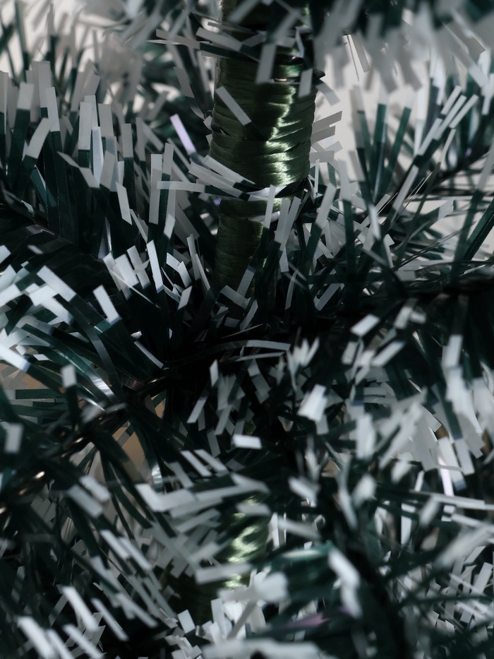 Искусственная ёлка с инеем «Зимнее волшебство. Радуга», 90 см, d нижнего яруса 40 см, d иголок 6 см, 90 веток ПВХ веток отгибаются 703630