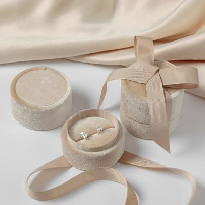 Футляр из корейского бархата под серьги/кольцо "Сюрприз" 5,8*5,3см, цвет бежевый