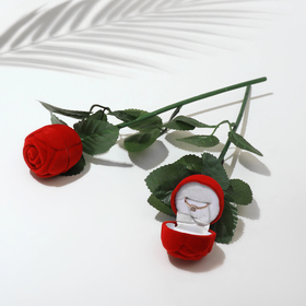 Футляр бархатный под кольцо «Роза на стебле» 4,5×4,5, цвет красно-зелёный, вставка белая