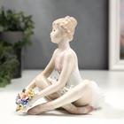 Сувенир керамика "Балерина с букетом цветов после премьеры" белый с золотом 14,5х12х14,5 см   481115 - Фото 3