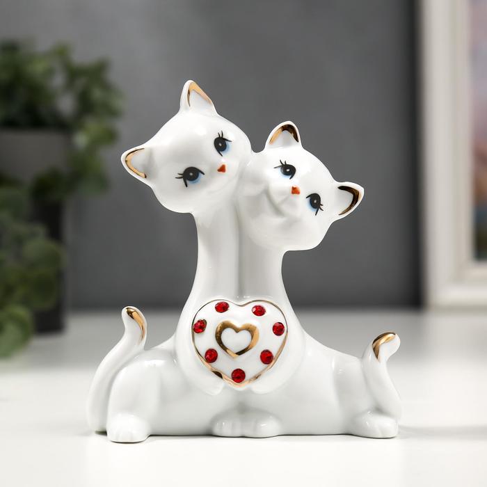 Фигурка керамика «Котята с сердцем со стразами», белый с золотом, 10.2 см - Фото 1