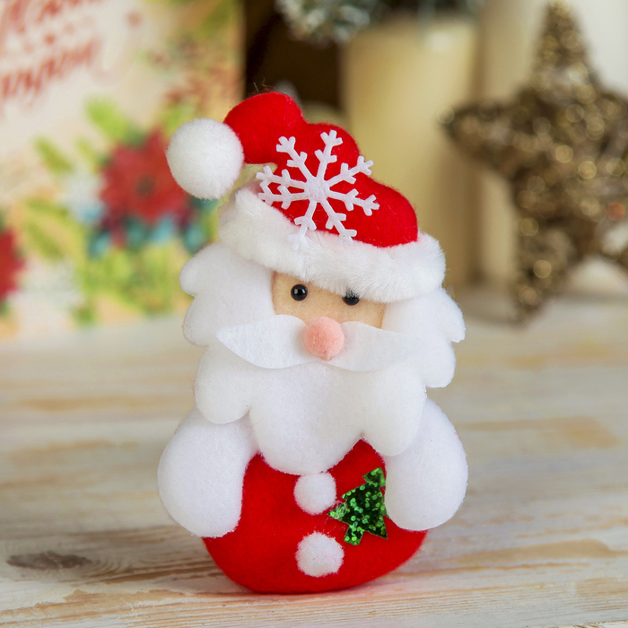 Мягкий магнит "Дед Мороз с ёлочкой" 13 см, бело- красный