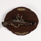 Сувенирный мушкетон на планшете, 30х15 см, с резными элементами и фигурной накладкой - Фото 1