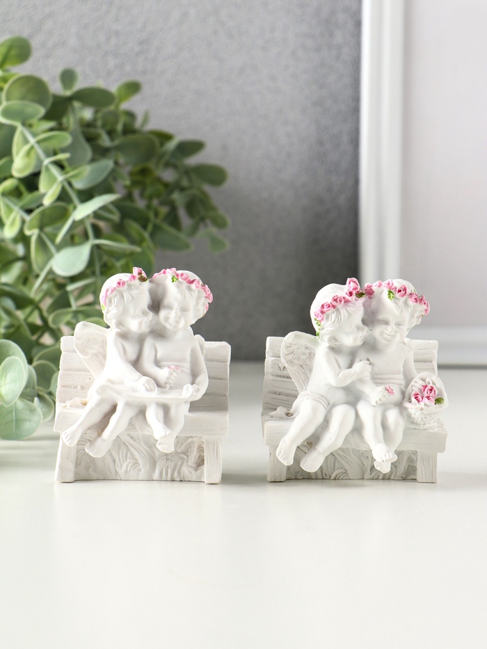 Фигурка «2 ангелочка в розовом веночке на скамейке», 8×7×5 см, МИКС - Фото 1