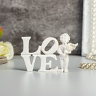 Сувенир полистоун "Ангелок с тюльпанами у надписи Love"  6,5х10,3х2 см - Фото 1