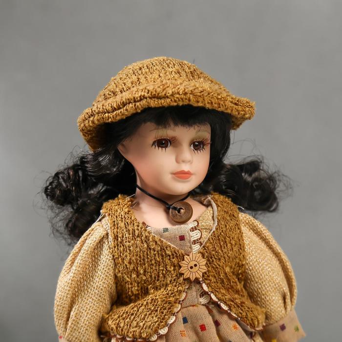 Кукла коллекционная керамика "Лена в бежевом платье и бежевом жилете" 30 см 49011