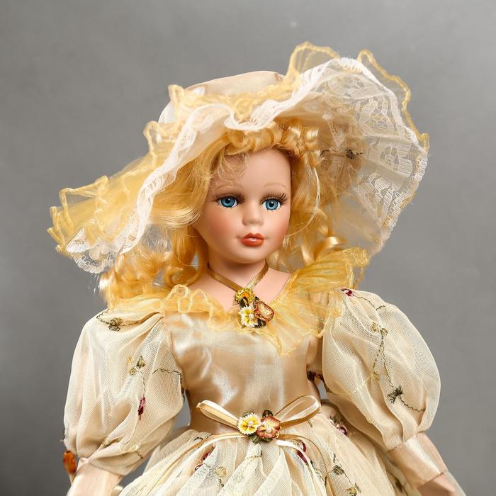 Кукла коллекционная керамика "Евгения в сливочном платье" 40 см - фото 1898396853