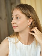 Серьги с эмалью «Ночь» хвост с ракушкой, цвет сине-белый в золоте - Фото 2