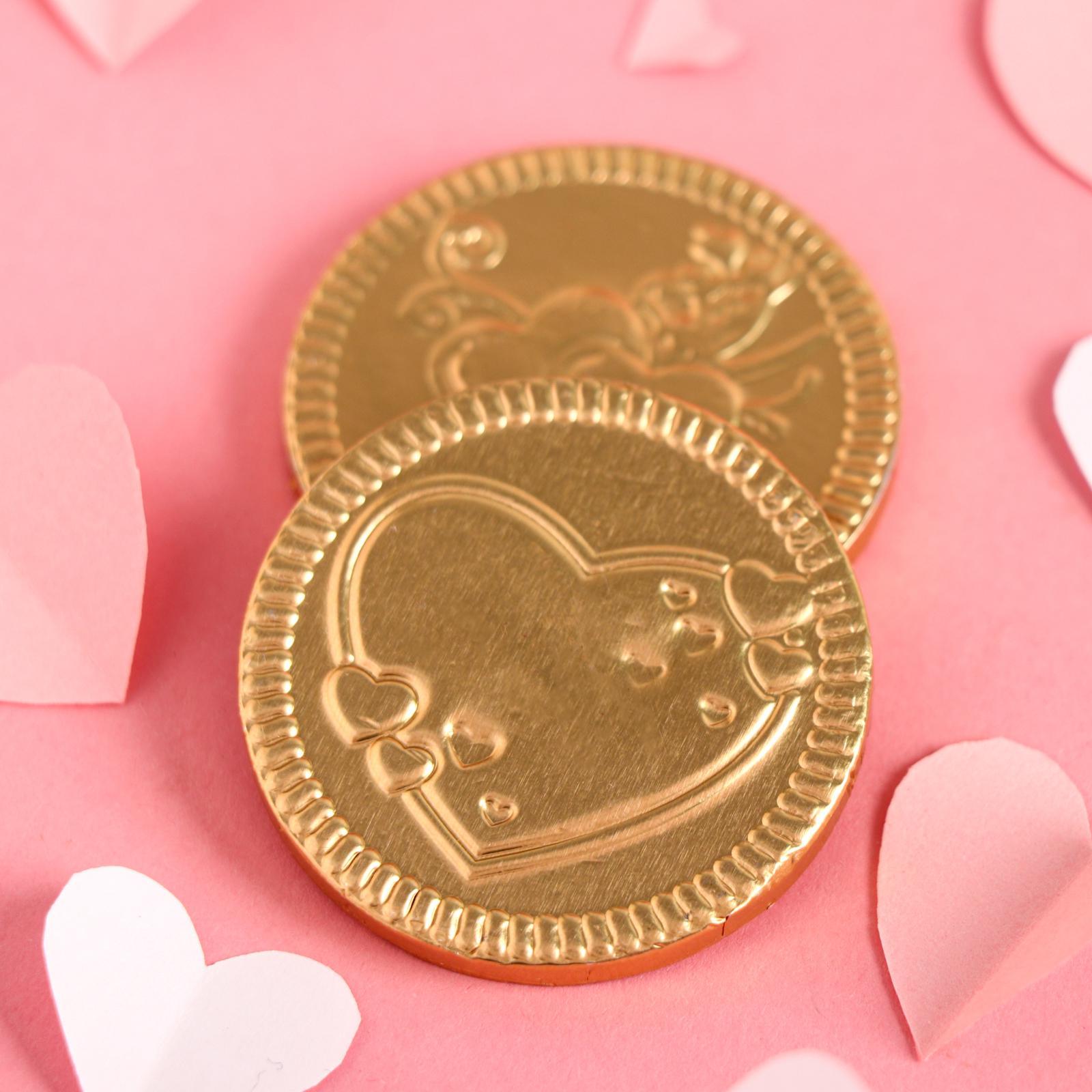 Love coin. Шоколадные монеты. Шоколадная монета 1 рубль. Шоколадные монеты очень красивые.