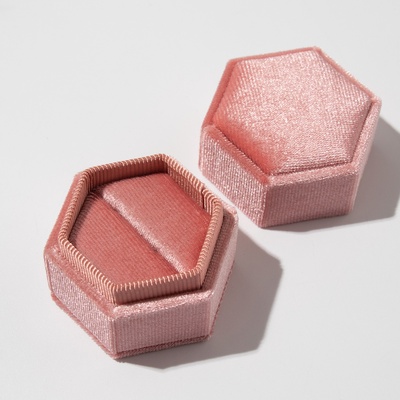 Футляр из корейского бархата под серьги/кольцо «Кристаллик» 5,5×5×4 см, цвет светло-розовый
