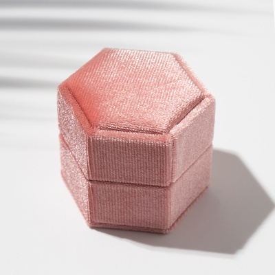 Футляр из корейского бархата под серьги/кольцо «Кристаллик» 5,5×5×4 см, цвет светло-розовый