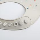 Нагрудник для кормления «Динозаврик» силиконовый с карманом, цвет серый - фото 21213961